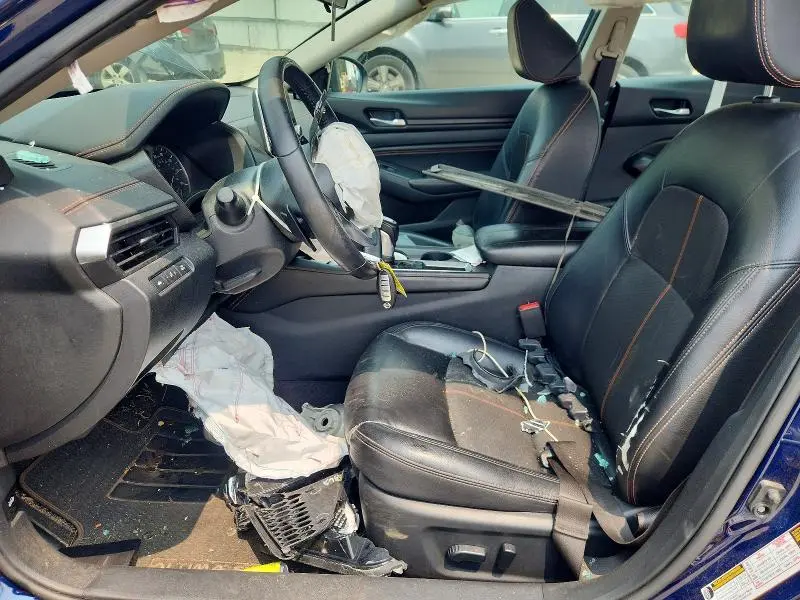 2021 NISSAN ALTIMA SR  