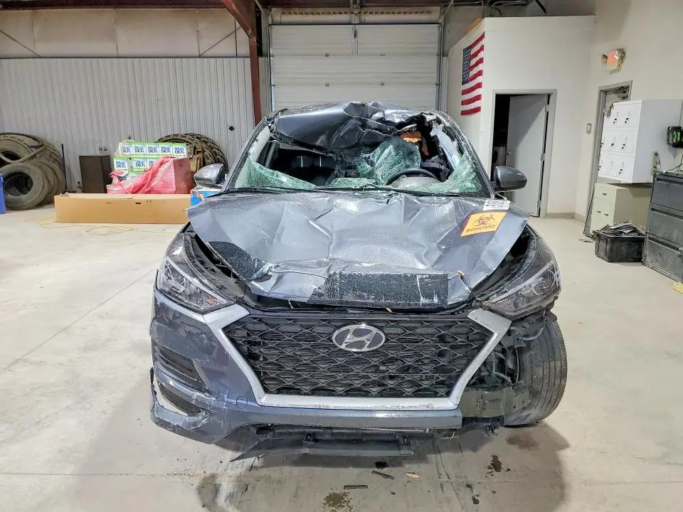 2021 HYUNDAI TUCSON SE  