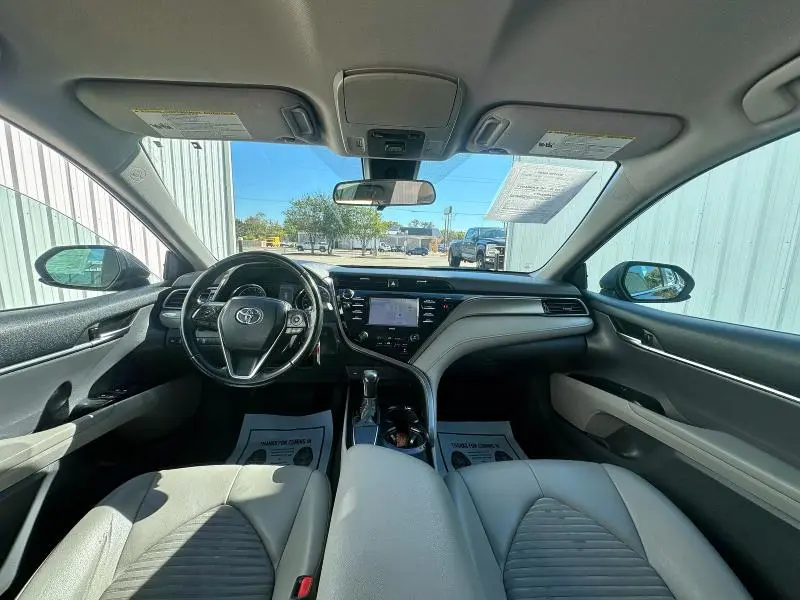 2020 TOYOTA CAMRY SE  