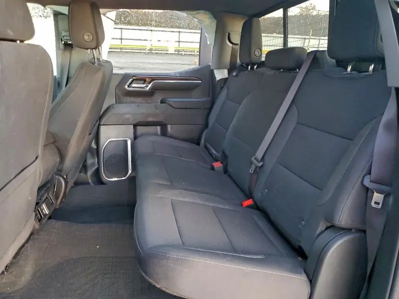 2024 CHEVROLET SILVERADO K1500 LT  