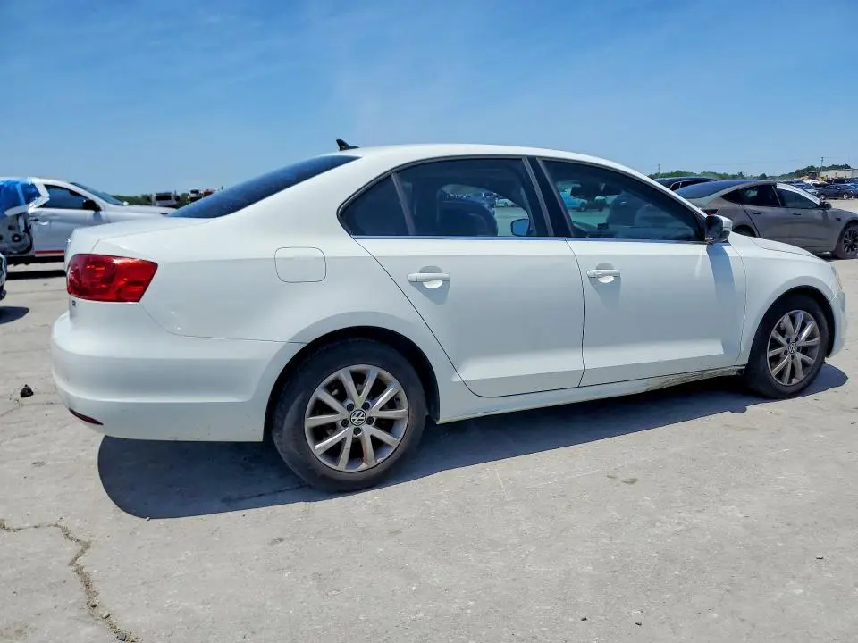 2014 VOLKSWAGEN JETTA SE  