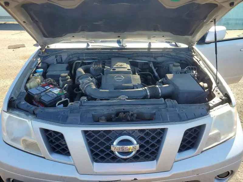 2010 NISSAN FRONTIER SE V6  