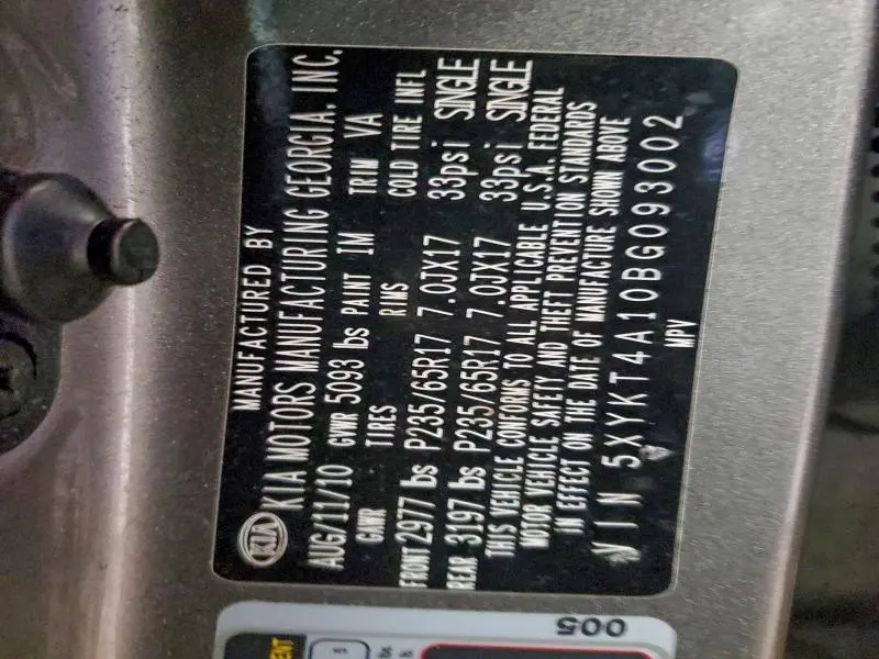 2011 KIA SORENTO BASE  