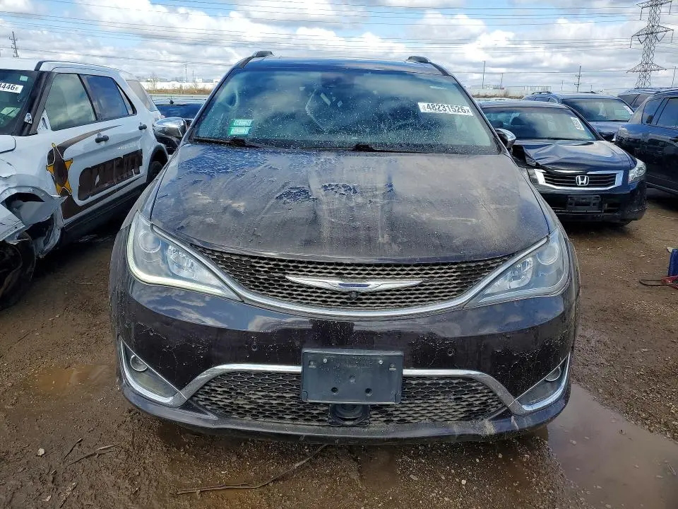 2017 CHRYSLER PACIFICA LIMITED  