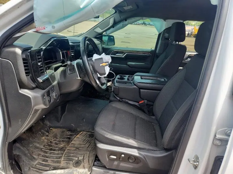 2025 CHEVROLET SILVERADO K1500 LT  