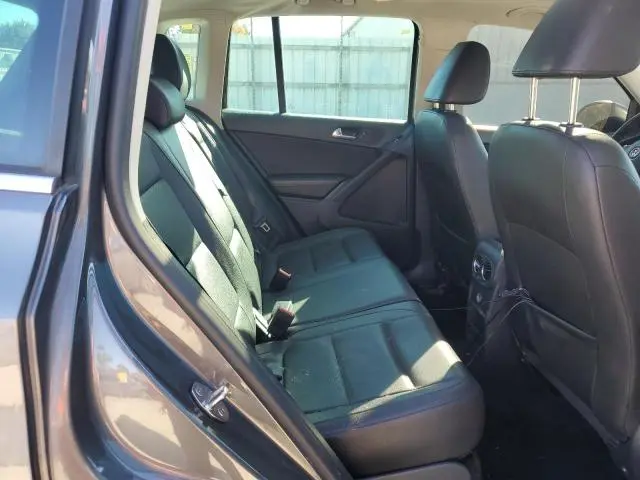 2013 VOLKSWAGEN TIGUAN S  