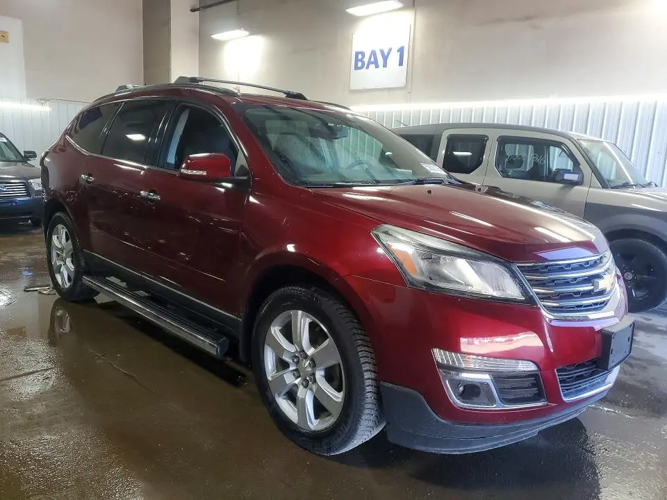 2017 CHEVROLET TRAVERSE LT  