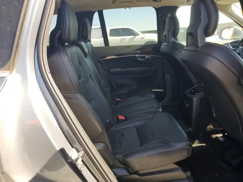 2017 VOLVO XC90 T8  