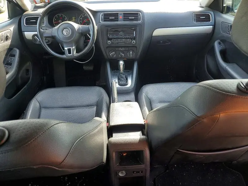 2013 VOLKSWAGEN JETTA SE  