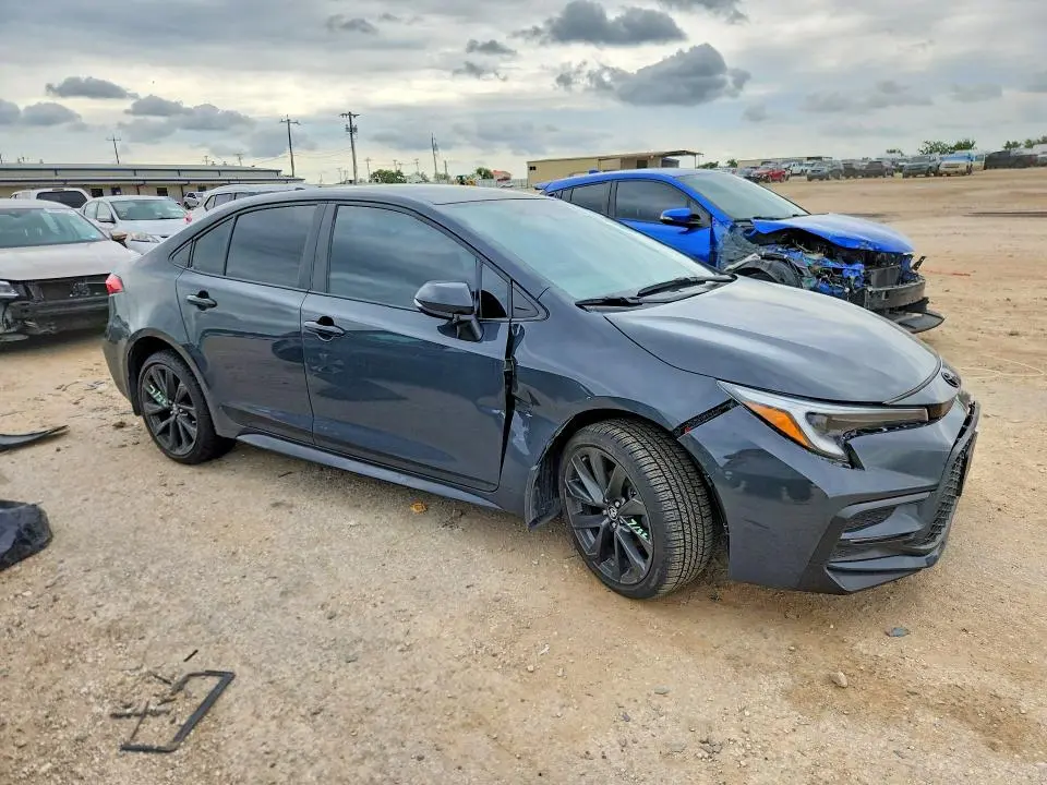 2024 TOYOTA COROLLA SE  