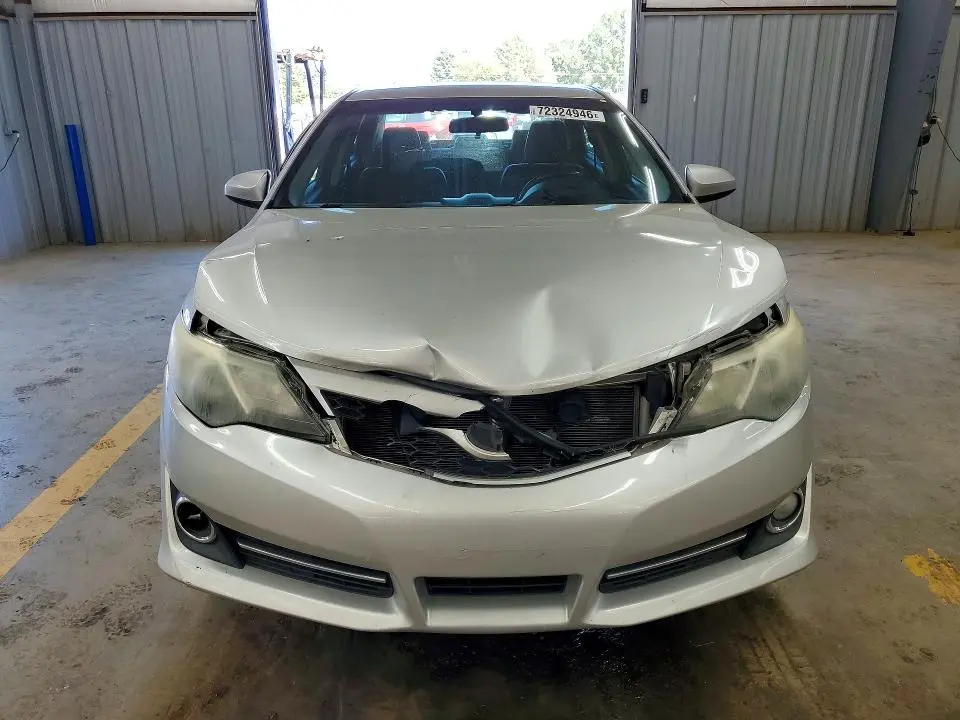2014 TOYOTA CAMRY SE  