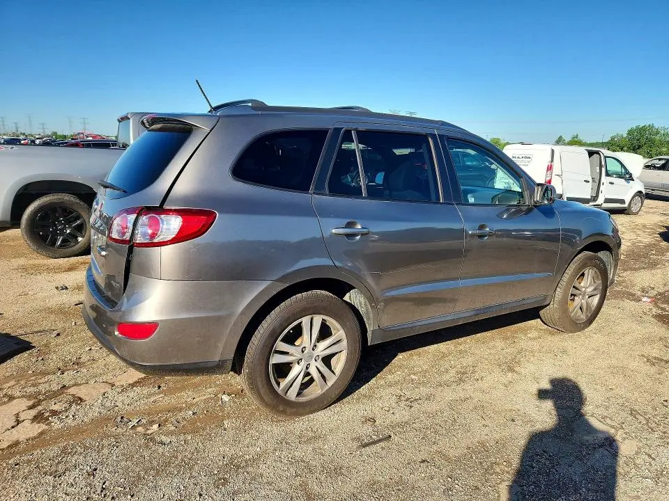 2012 HYUNDAI SANTA FE SE  