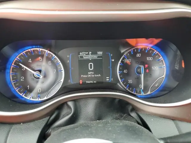 2022 CHRYSLER VOYAGER LX