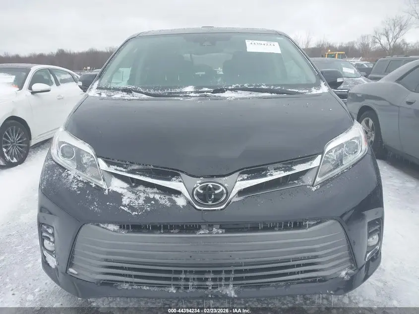 2019 TOYOTA SIENNA LIMITED PREMIUM 7 PASSENGER