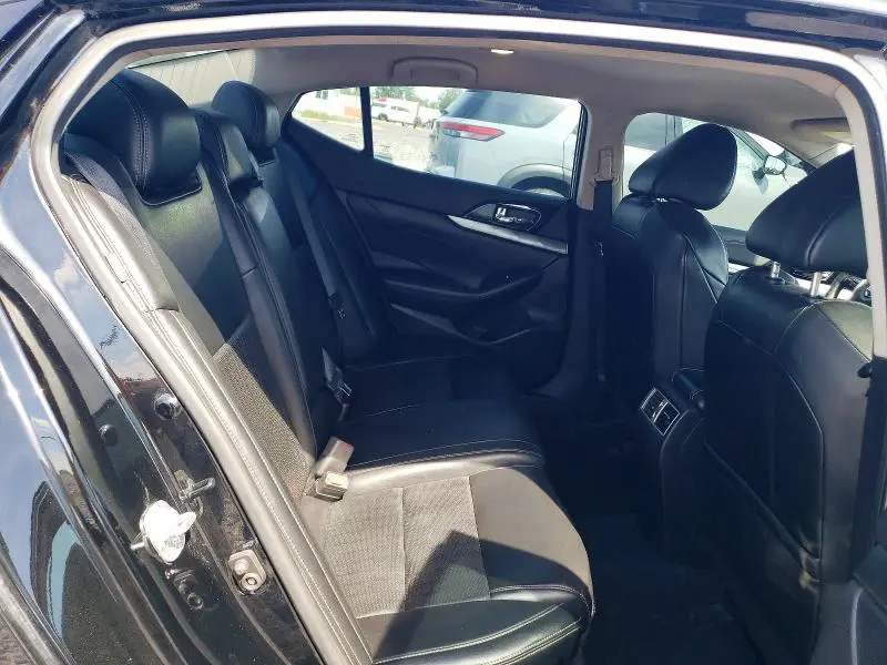 2021 NISSAN MAXIMA SV  