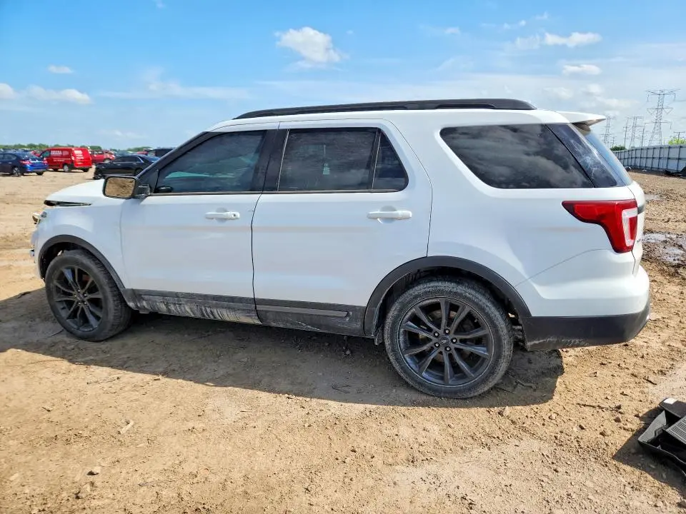 2017 FORD EXPLORER XLT  