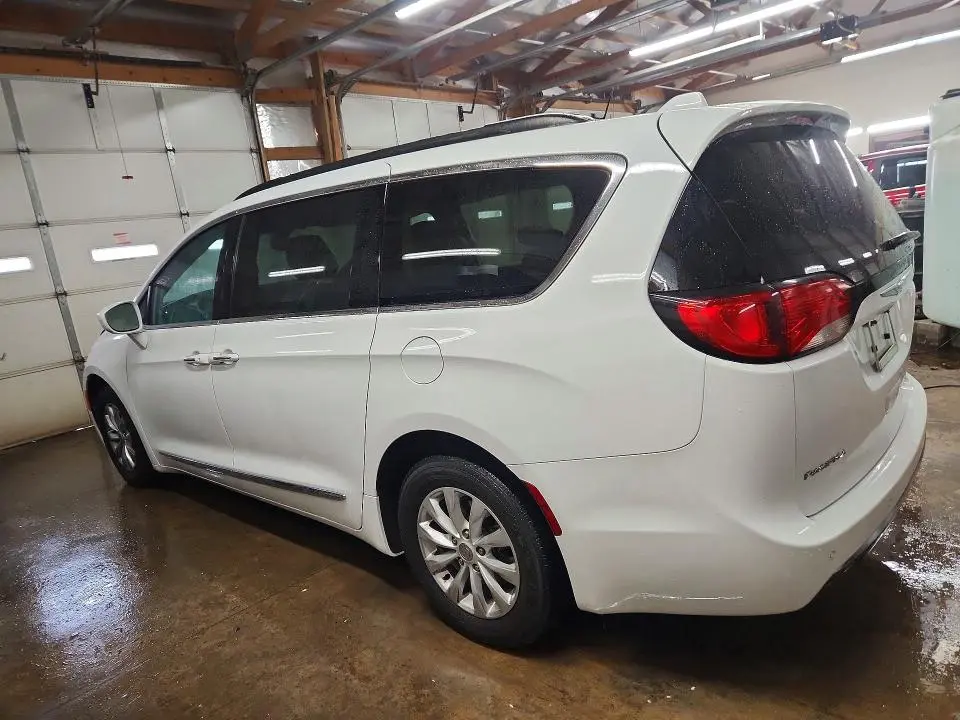 2017 CHRYSLER PACIFICA TOURING L  