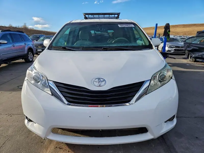 2011 TOYOTA SIENNA XLE  