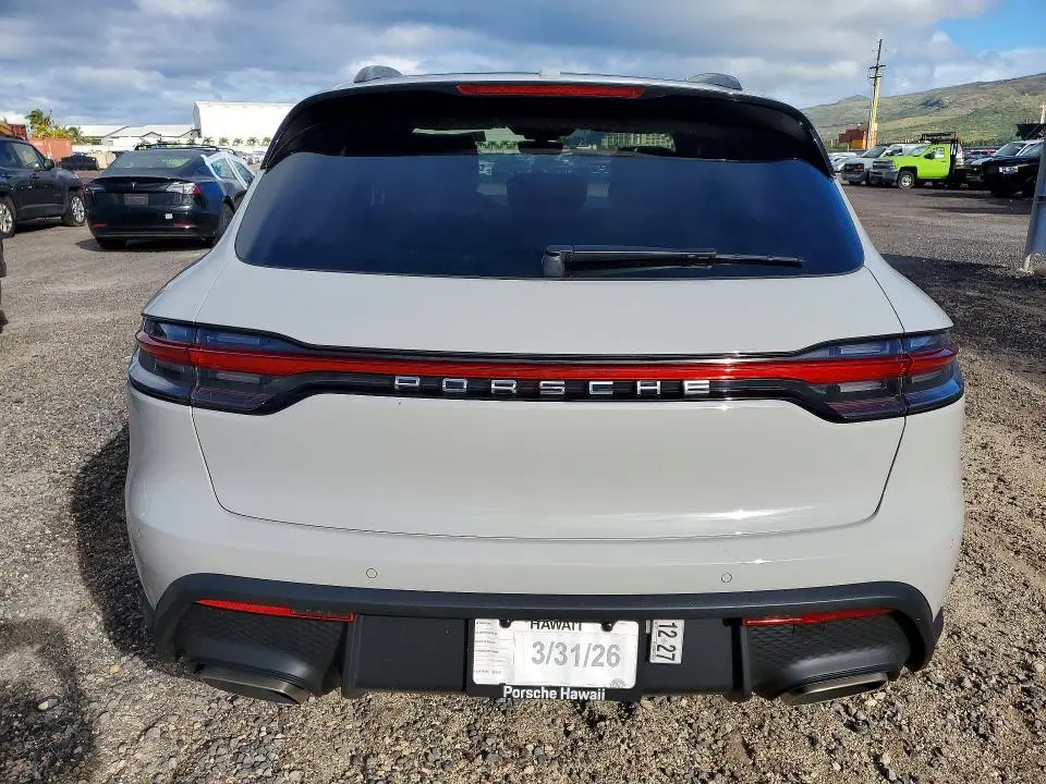 2026 PORSCHE MACAN BASE  