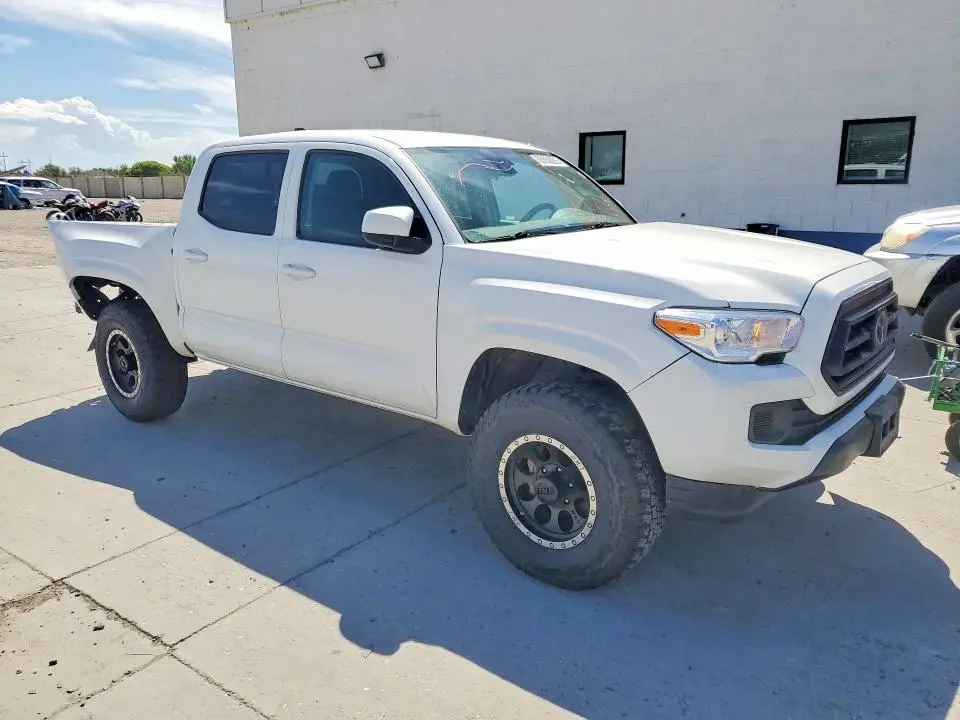 2022 TOYOTA TACOMA SR V6  