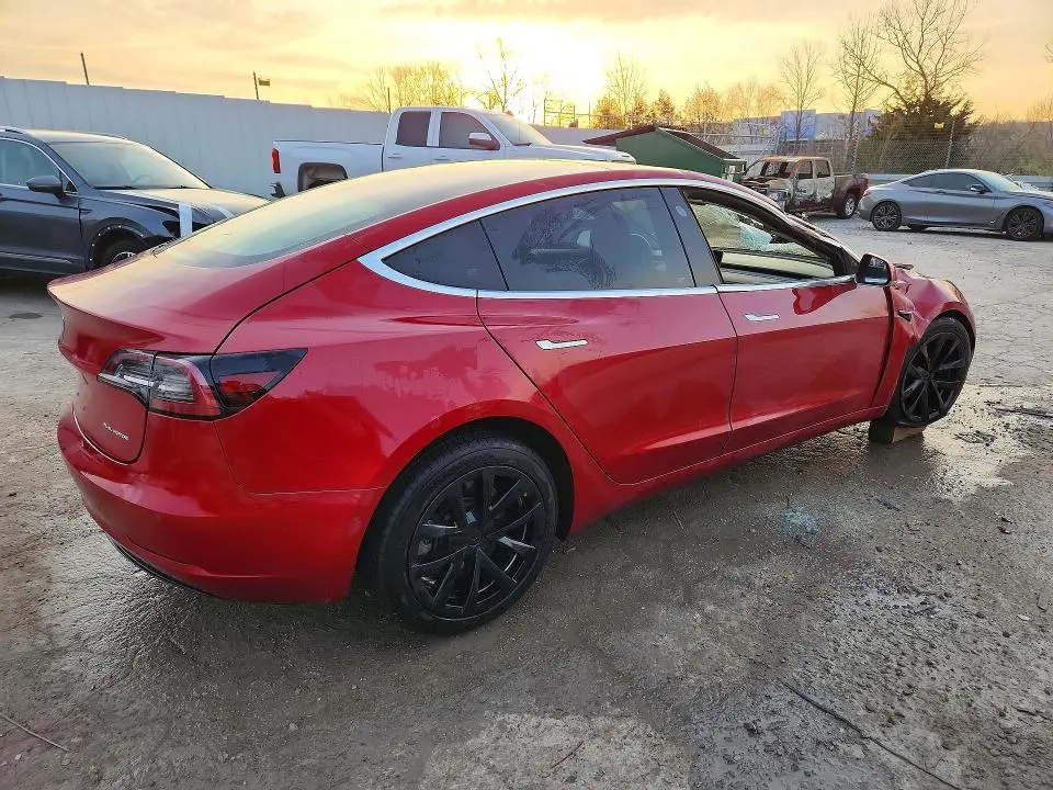 2018 TESLA MODEL 3   