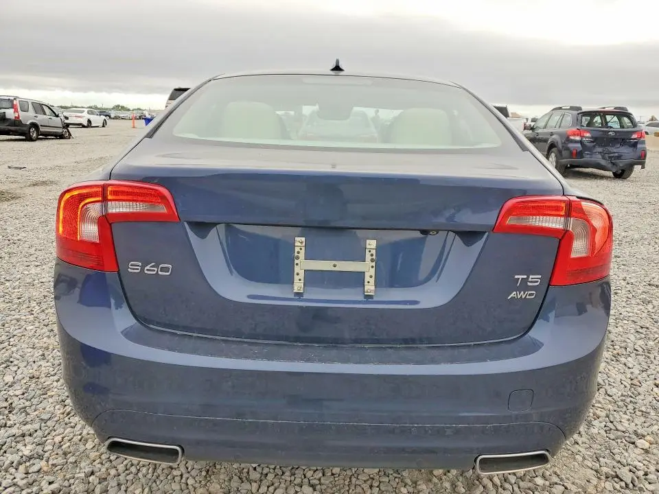 2015 VOLVO S60 PLATINUM  