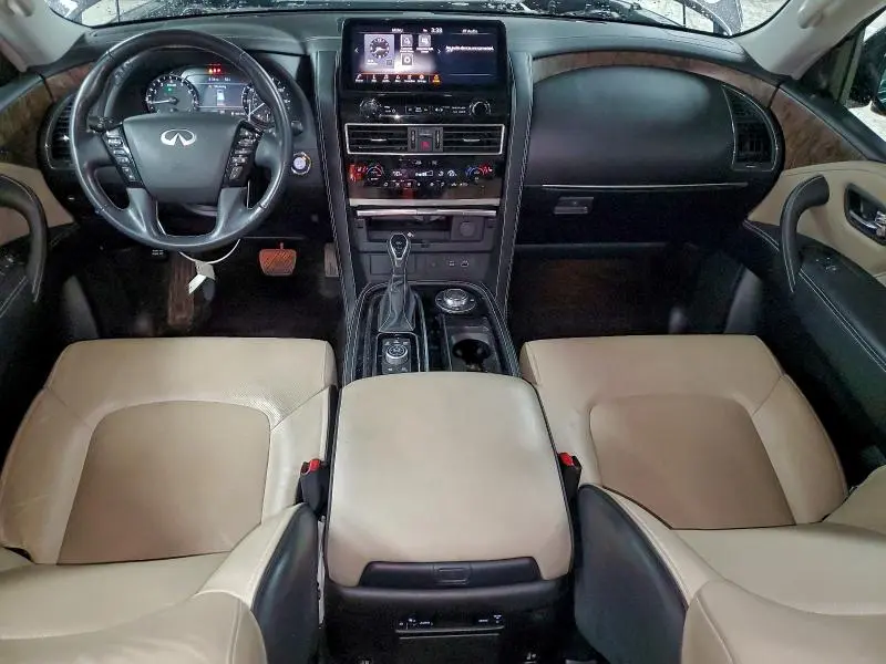 2023 INFINITI QX80 LUXE  