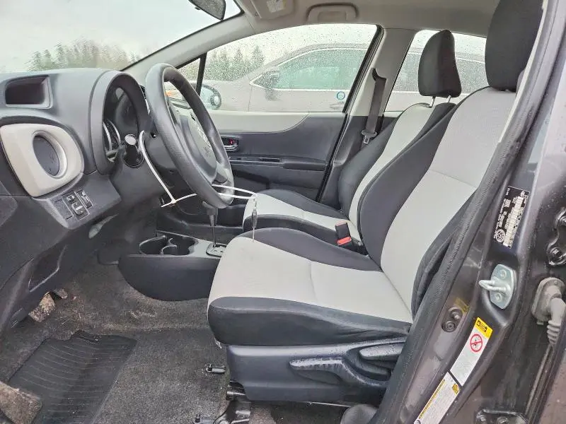 2012 TOYOTA YARIS 5-DOOR L  