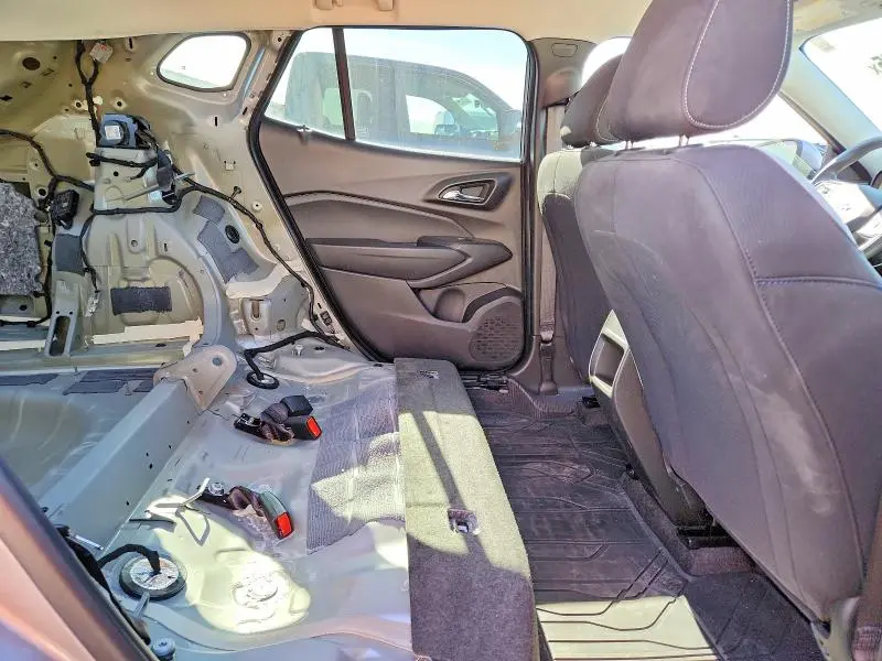 2025 CHEVROLET TRAX LS  