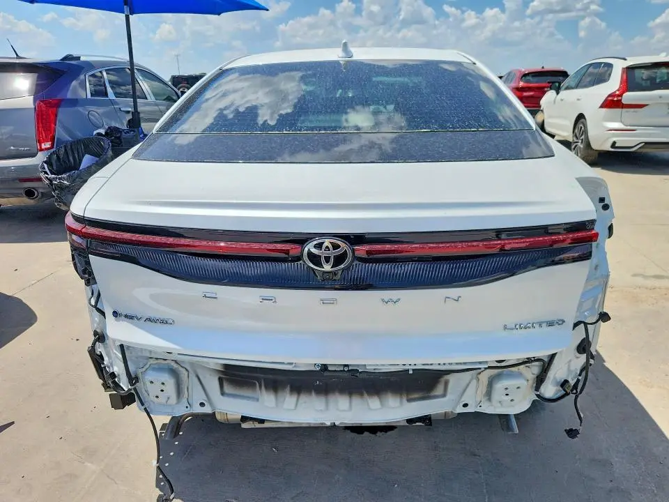 2026 TOYOTA CROWN LIMITED  
