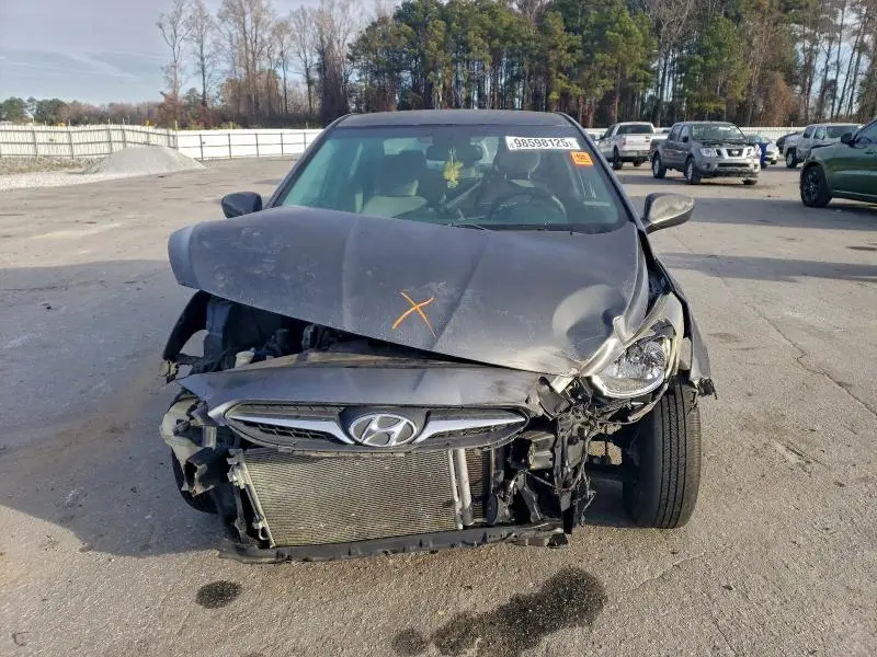 2013 HYUNDAI ACCENT GLS  