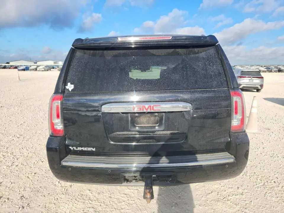 2018 GMC YUKON DENALI  
