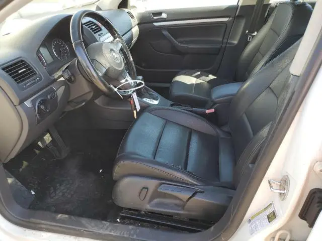 2010 VOLKSWAGEN JETTA SE  