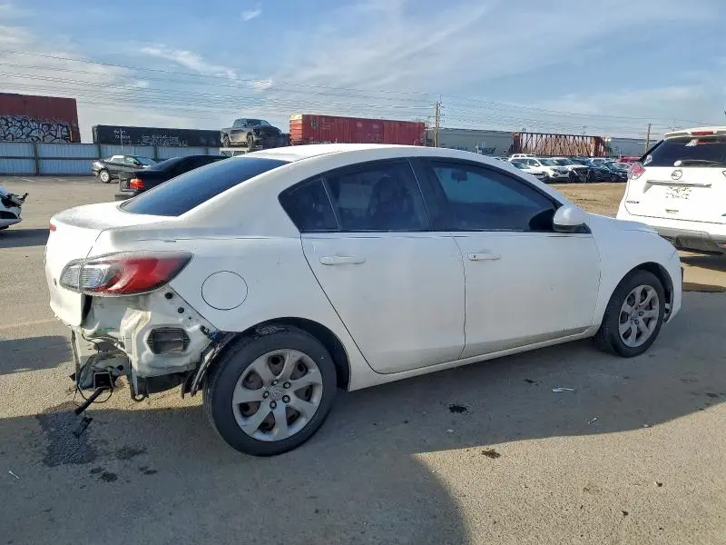 2011 MAZDA 3 I  
