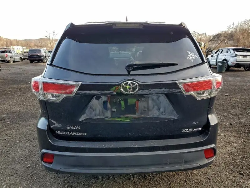 2015 TOYOTA HIGHLANDER XLE  