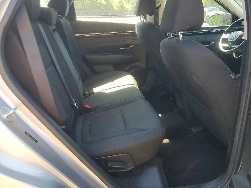 2022 HYUNDAI TUCSON SE  