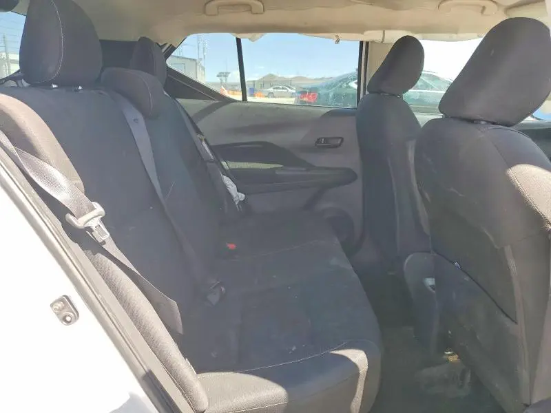 2021 NISSAN KICKS S  