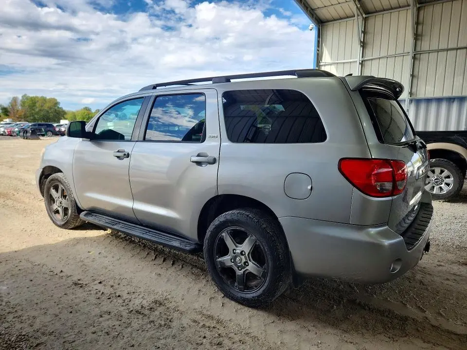 2015 TOYOTA SEQUOIA SR5  