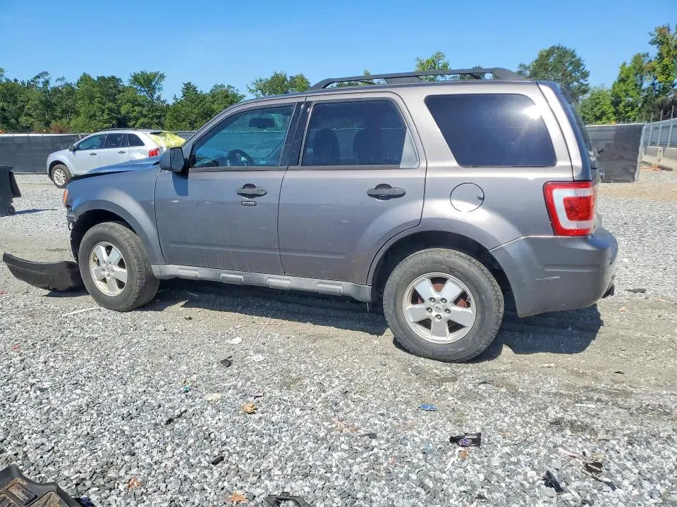 2010 FORD ESCAPE XLT  
