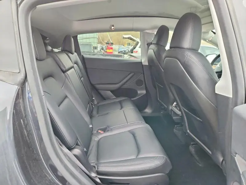 2025 TESLA MODEL Y   