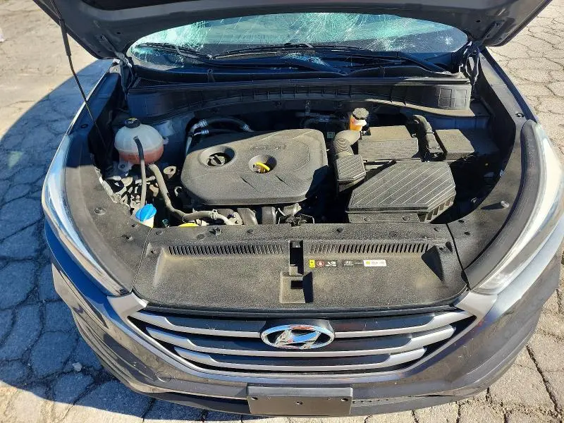 2017 HYUNDAI TUCSON SE  
