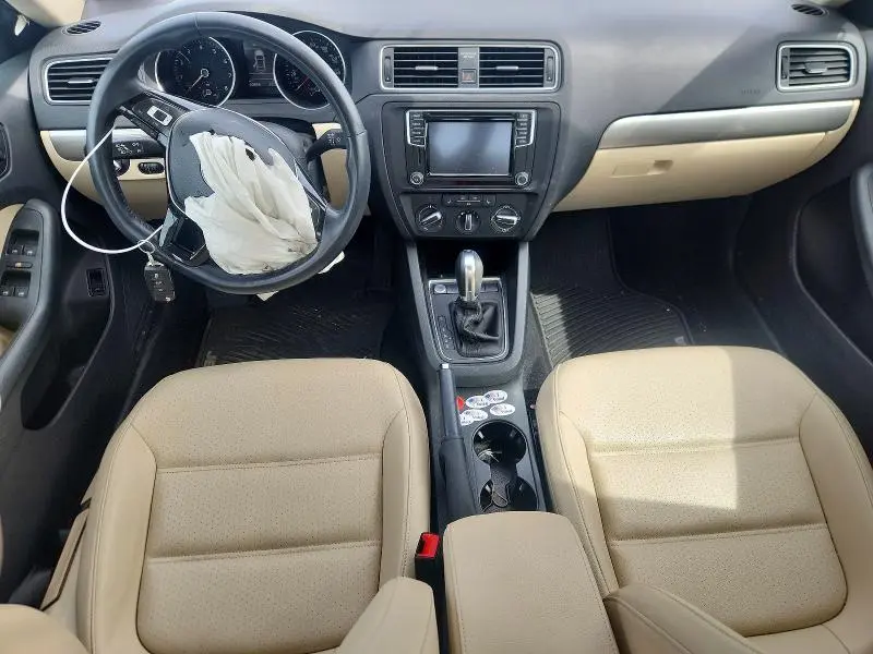 2017 VOLKSWAGEN JETTA SE  