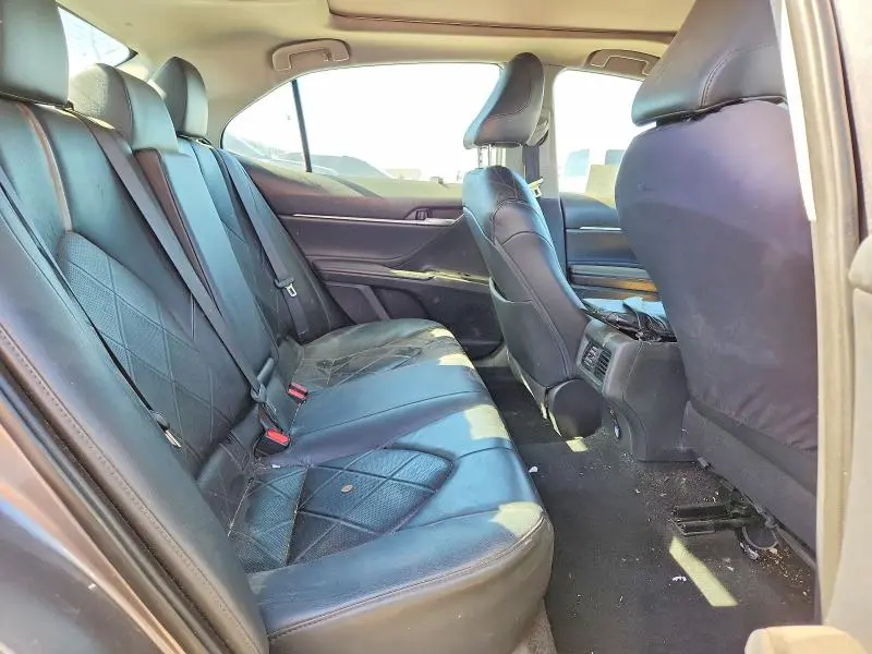 2018 TOYOTA CAMRY XLE  
