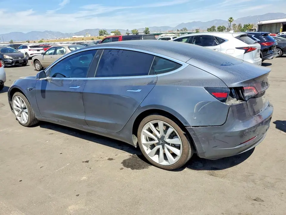 2018 TESLA MODEL 3   