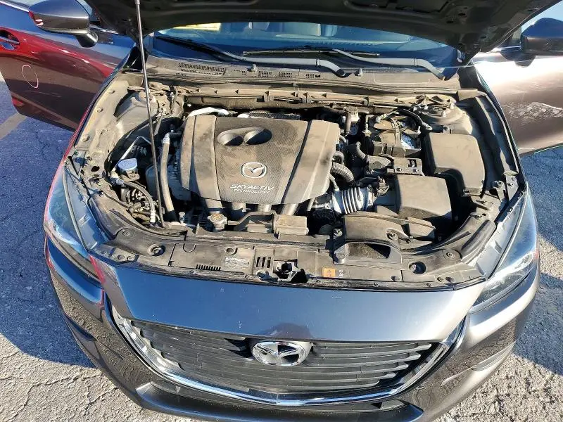 2018 MAZDA 3 TOURING  
