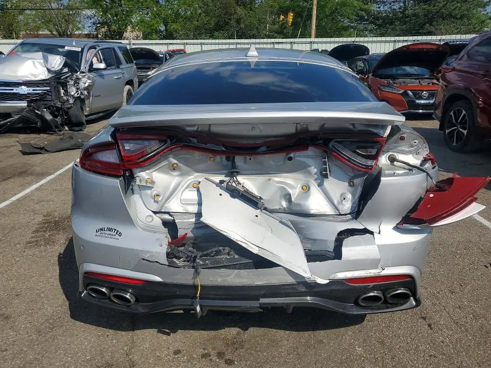 2018 KIA STINGER PREMIUM  
