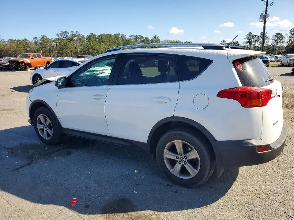 2015 TOYOTA RAV4 XLE  