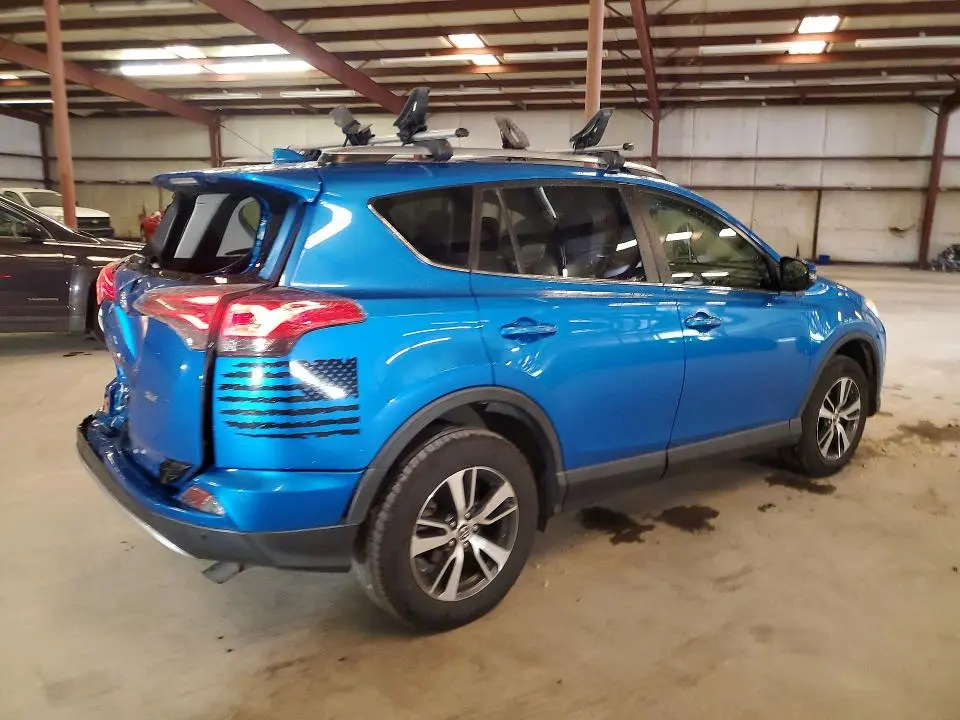 2018 TOYOTA RAV4 XLE  