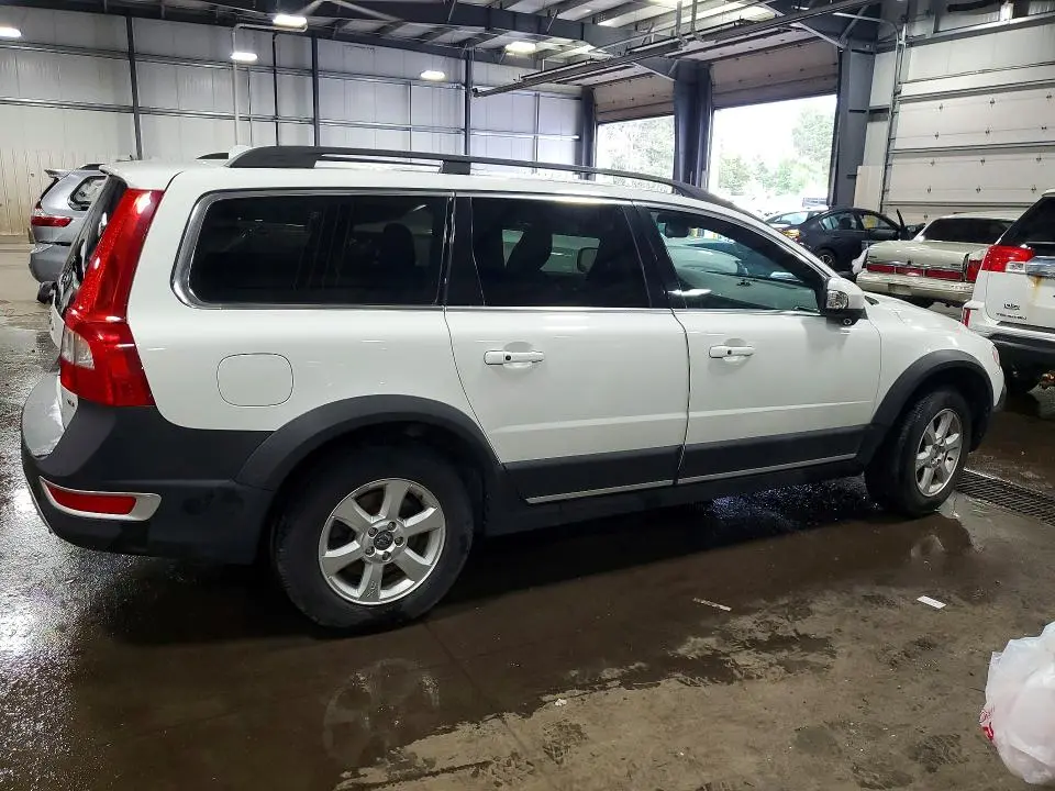 2011 VOLVO XC70 3.2  