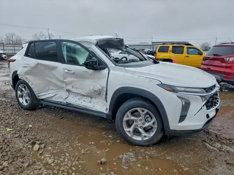 2025 CHEVROLET TRAX LS  
